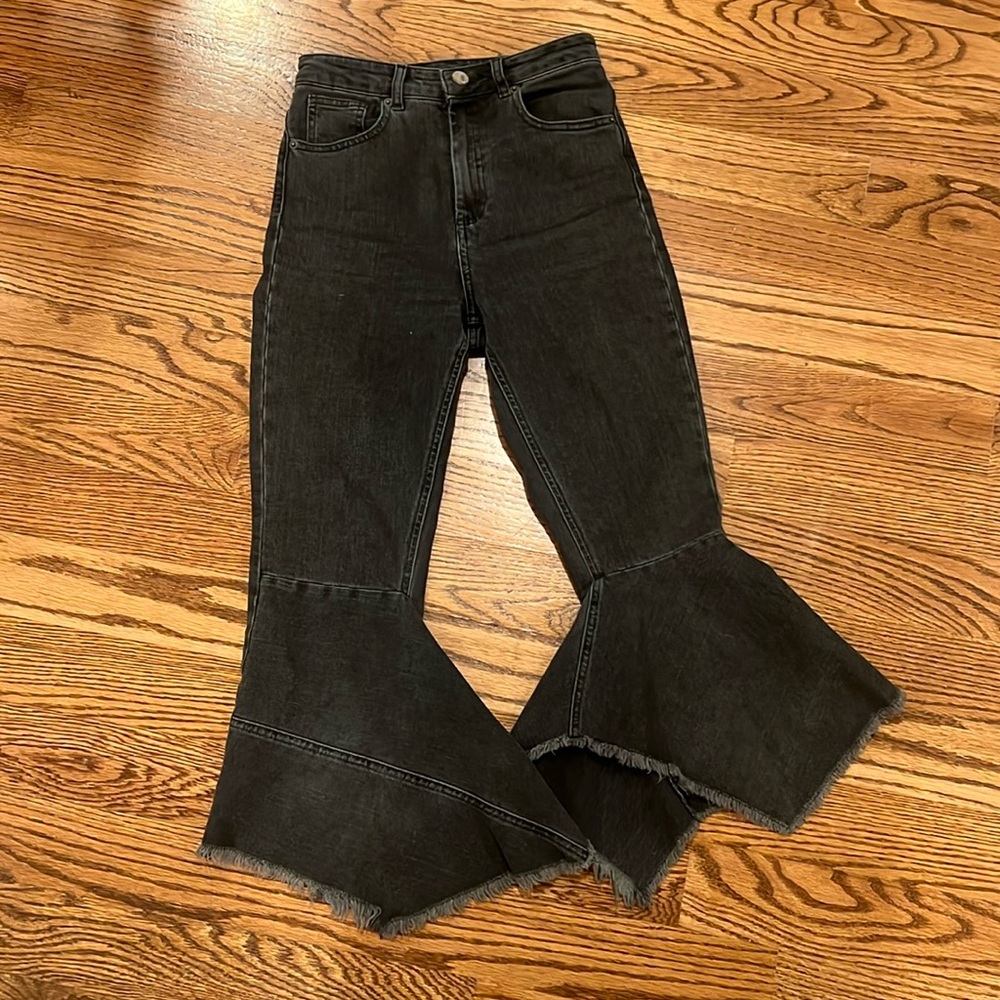 ASOS Denim Gray Cropped Flare Bottom High Waisted Jeans Size 25